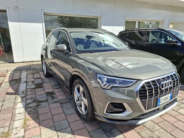 Audi Q3 35 TDI quattro S tronic - foto 2 di 5