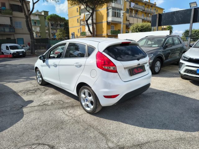 Ford Fiesta 1.4 TDCi 70CV 5 porte Titanium - foto 4 di 12