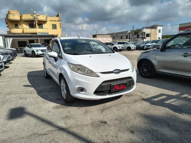 Ford Fiesta 1.4 TDCi 70CV 5 porte Titanium - foto 2 di 12