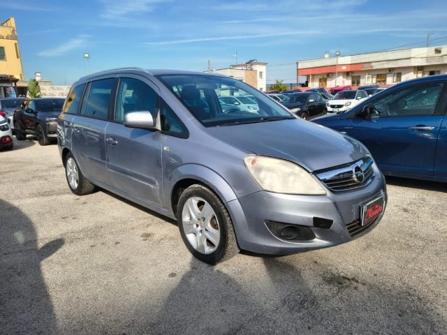 Opel Zafira 1.8 16V GPL-TECH Cosmo - foto 2 di 4