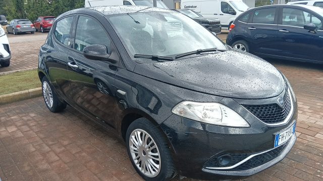 Lancia Ypsilon 1.2 69 CV 5 porte GPL Ecochic Gold - foto 2 di 5
