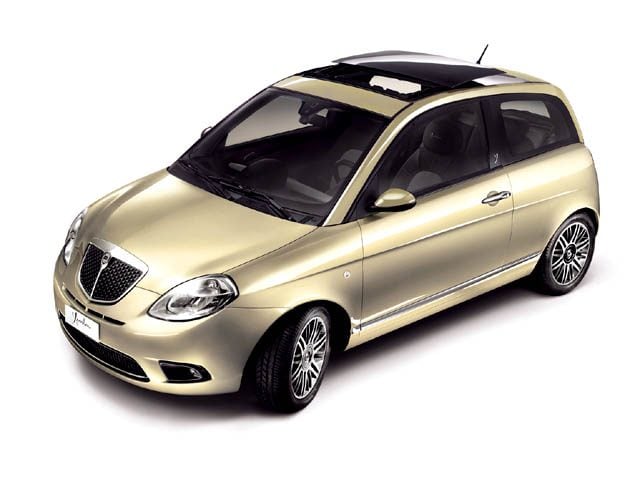 Lancia Ypsilon 1.2 Oro Bianco, del 2007, 220.000 km, in vendita a Volla (NA)