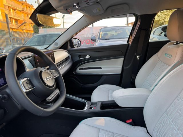 Fiat 600 Hybrid 110 CV DCT MHEV La Prima - foto 3 di 4