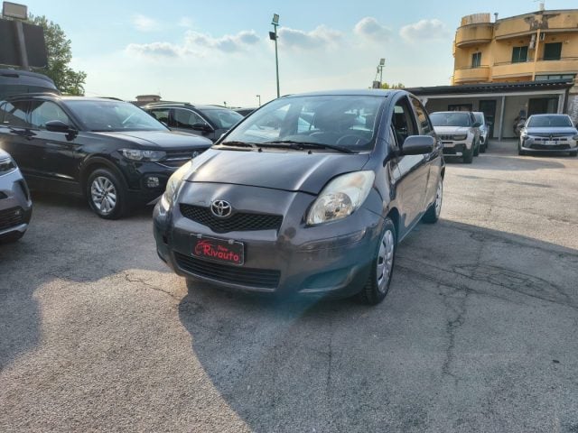 Toyota Yaris 1.3 5porte Sol - foto 3 di 4