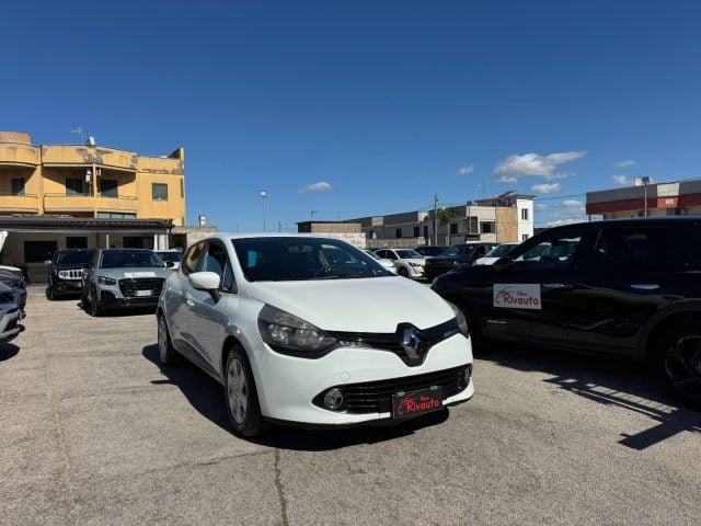 Renault Clio 1.2 75CV GPL 5 porte Live, del 2014, 158.000 km, in vendita a Volla (NA)