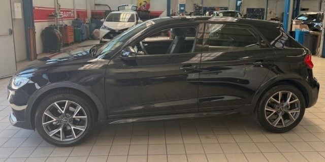Audi A1 citycarver 30 TFSI Identity Contrast - foto 4 di 4