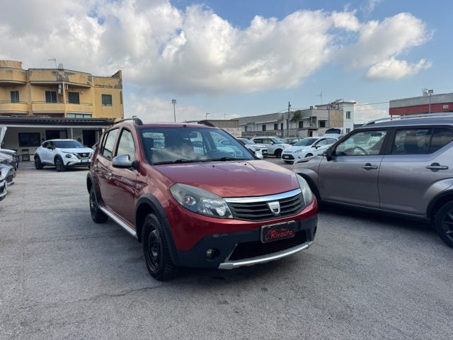 Dacia Sandero Stepway 1.6 8V 90CV, del 2010, 169.000 km, in vendita a Volla (NA)