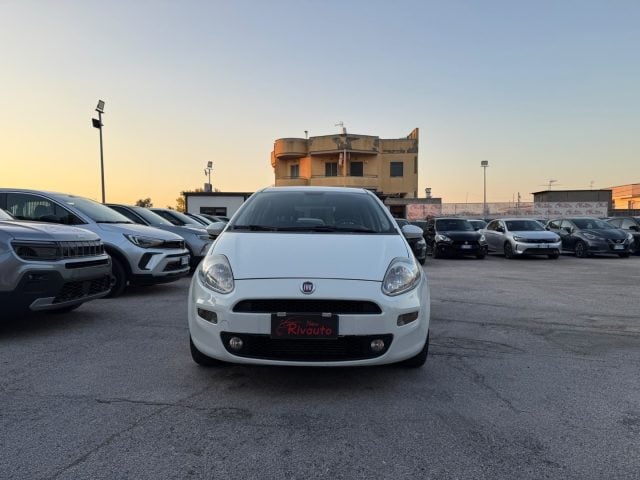 Fiat Punto 1.3 MJT II 75 CV 5 porte Young, del 2015, 245.000 km, in vendita a Volla (NA)