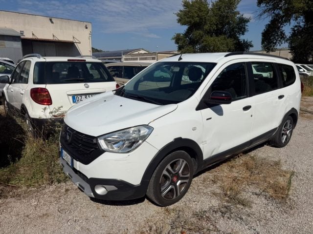 Dacia Lodgy Stepway 1.5 Blue dCi 8V 115CV 7 posti, del 2020, 134.000 km, in vendita a Volla (NA)