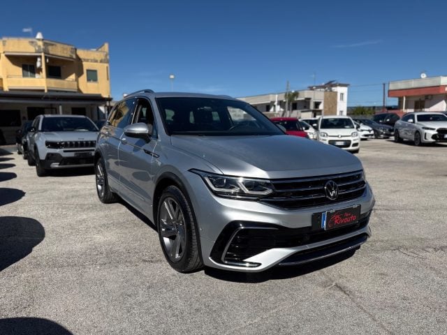 Volkswagen Tiguan 2.0 TDI 150 CV DSG R-Line - foto 2 di 4