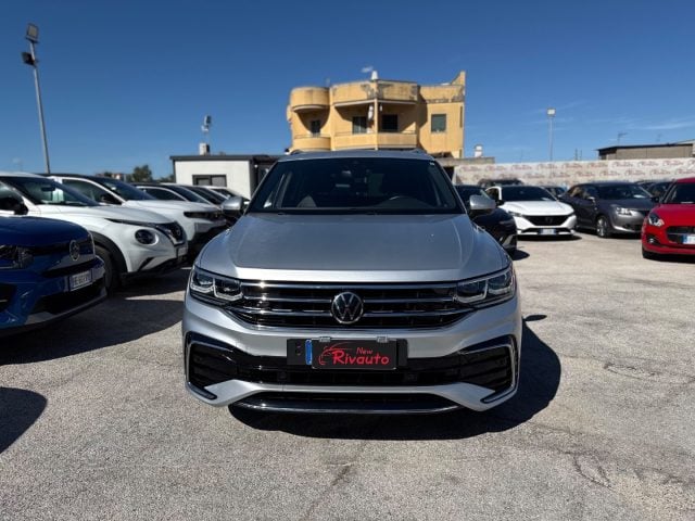 Volkswagen Tiguan 2.0 TDI 150 CV DSG R-Line, del 2023, 120.000 km, in vendita a Volla (NA)