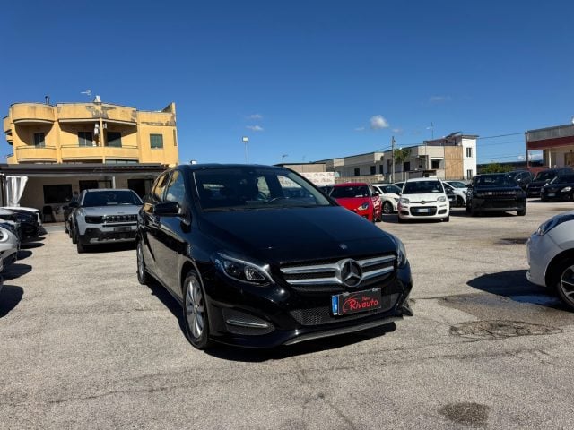 Mercedes-Benz B 180 d Premium - foto 2 di 4