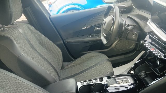 Peugeot 2008 PureTech 130 S&S EAT8 Allure - foto 4 di 4