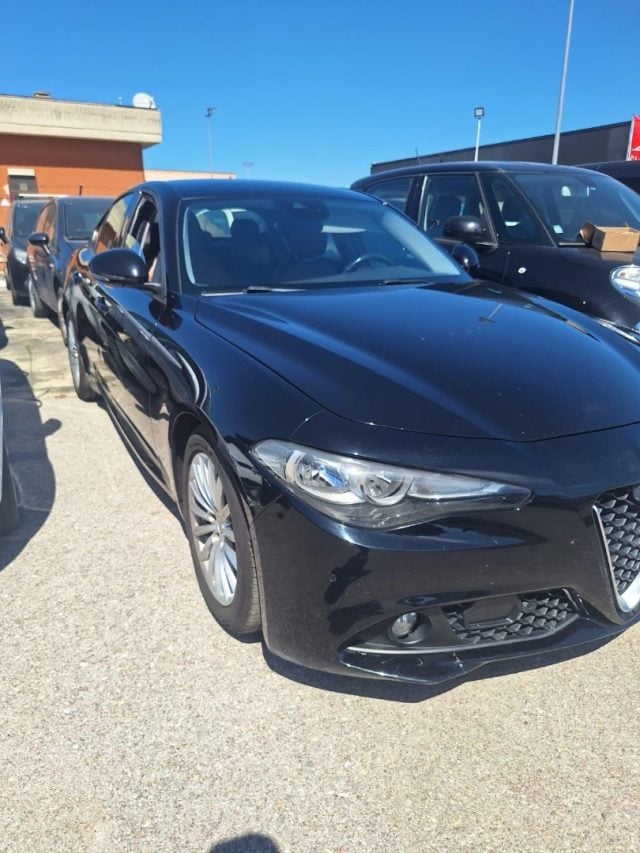 Alfa Romeo Giulia 2.2 Turbodiesel 150 CV AT8, del 2016, 252.000 km, in vendita a Volla (NA)