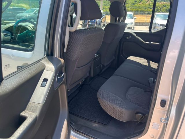 Nissan Navara 2.5 dCi 4 porte Double Cab LE - foto 4 di 4