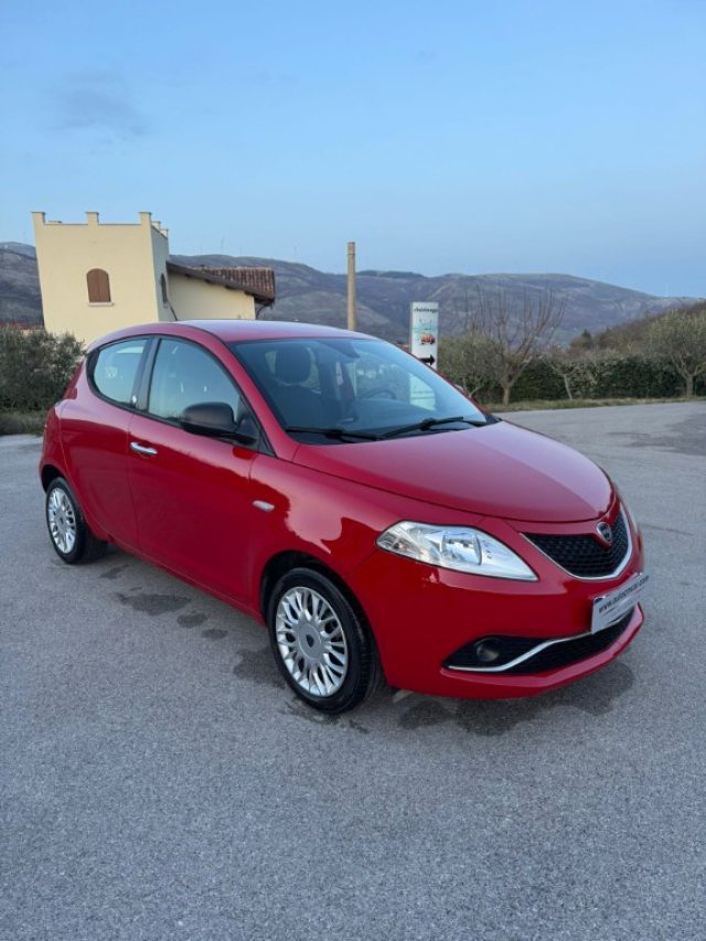 Lancia Ypsilon 1.2 69 CV 5 porte GPL Ecochic Gold - foto 3 di 4