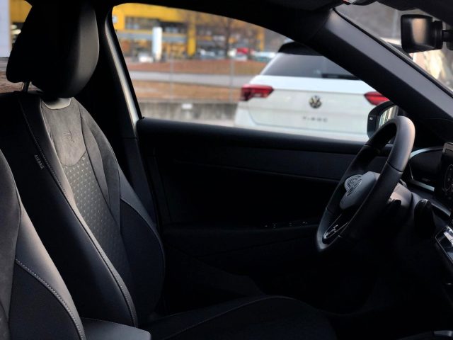 Volkswagen T-Roc 1.5 eTSI ACT 150 CV DSG R-Line*4 ANNI GARANZIA* km 0 a FELTRE
