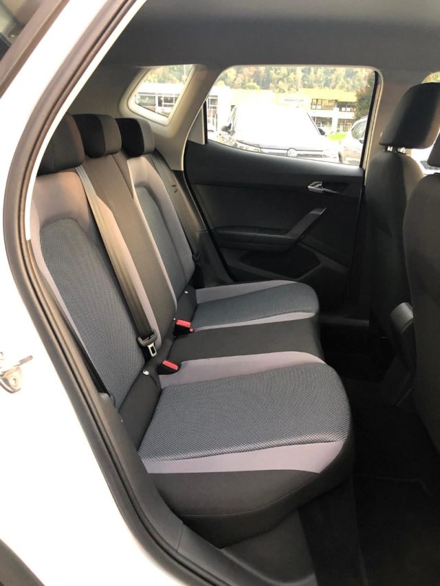 SEAT Arona 1.6 TDI 95 CV DSG Style*OK NEOPATENTATI*NAVIGATORE, del 2020, 97.400 km, in vendita a Feltre (BL)