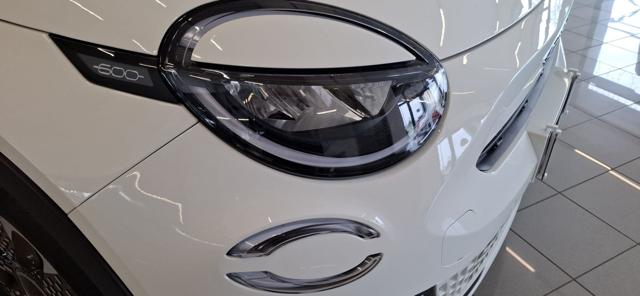 Fiat 600 Hybrid 100 CV DCT MHEV La Prima - foto 4 di 4