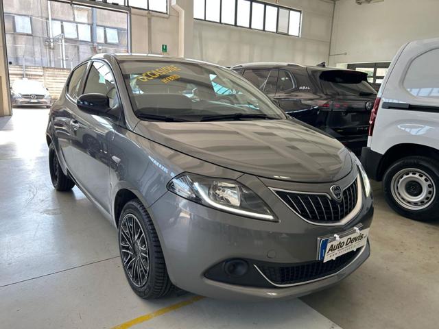 Lancia Ypsilon 1.0 FireFly 5 porte S&S Hybrid - foto 2 di 4