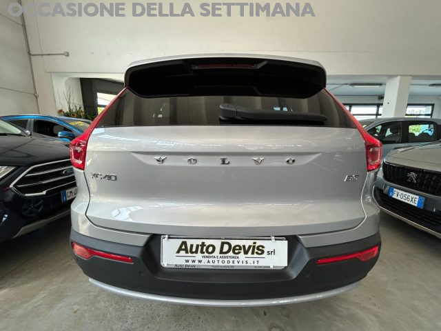 Volvo XC40 ESSENTIAL - foto 2 di 21