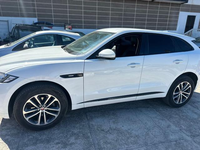 Jaguar F-Pace 2.0 D 240 CV AWD aut. Prestige - foto 2 di 4