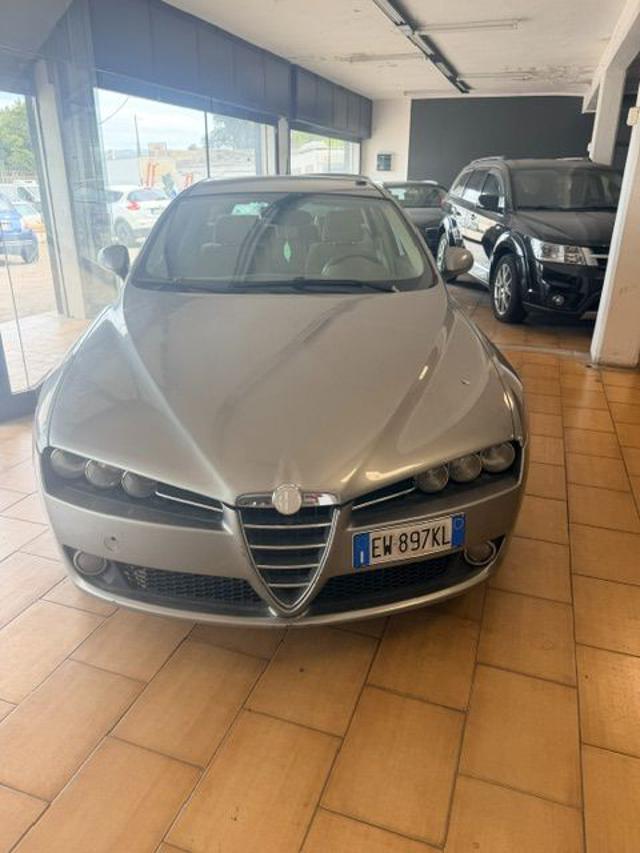 Alfa Romeo 159 2.4 JTDm 200 CV Sportwagon Distinctive Q-Tronic, del 2010, 203.000 km, in vendita a Sassari (SS)