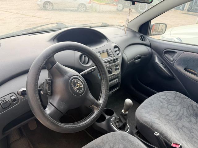 Toyota Yaris 1.0i 16V cat 3 porte - foto 2 di 2