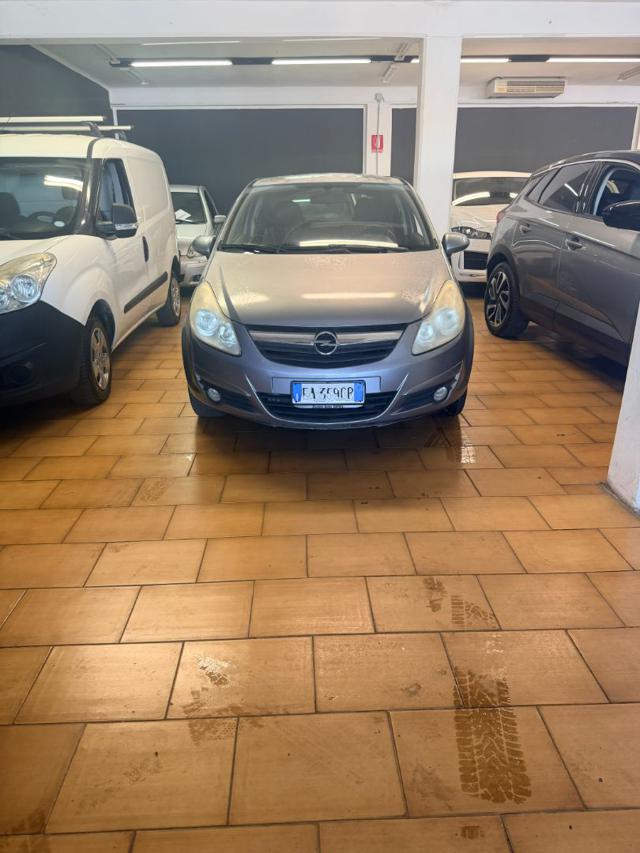 Opel Corsa 1.2 3 porte Club, del 2010, 130.000 km, in vendita a Sassari (SS)
