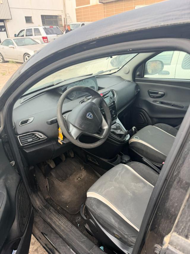 Lancia Ypsilon 1.3 MJT 16V 95 CV 5 porte S&S Elefantino - foto 3 di 3