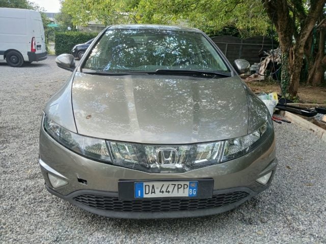Honda Civic 1.8 i-VTEC 5p. Sport - foto 2 di 4