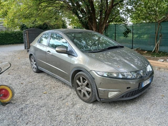 Honda Civic 1.8 i-VTEC 5p. Sport - foto 3 di 4
