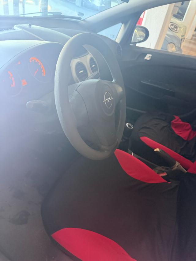Opel Corsa 1.2 5 porte Club - foto 4 di 4