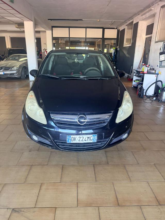 Opel Corsa 1.2 5 porte Club, del 2008, 180.000 km, in vendita a Sassari (SS)