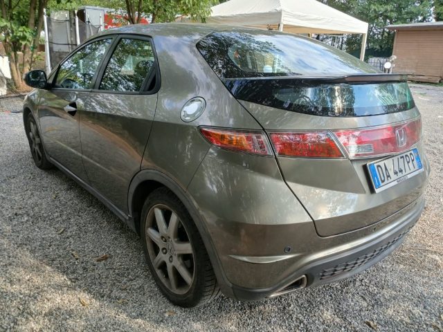 Honda Civic 1.8 i-VTEC 5p. Sport, del 2006, 90.000 km, in vendita a Sassari (SS)