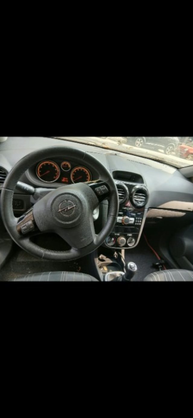 Opel Corsa 1.2 3 porte Easytronic Sport - foto 2 di 4