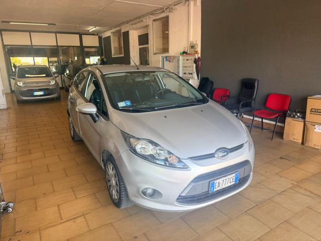 Ford Fiesta + 1.4 TDCi 68CV 5 porte - foto 2 di 4