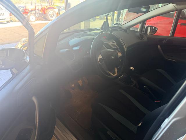 Ford Fiesta + 1.4 TDCi 68CV 5 porte - foto 4 di 4