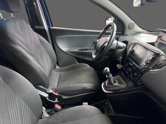 Lancia Ypsilon 1.0 FireFly 5 porte S&S Hybrid Ecochic Gold - foto 2 di 4