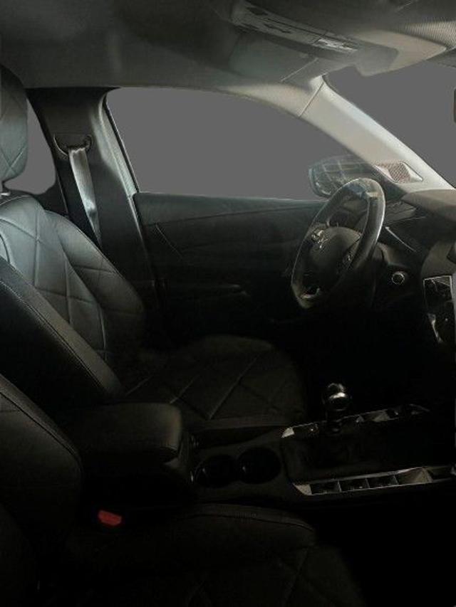 DS Automobiles DS 3 Crossback BlueHDi 110 Faubourg - foto 2 di 4