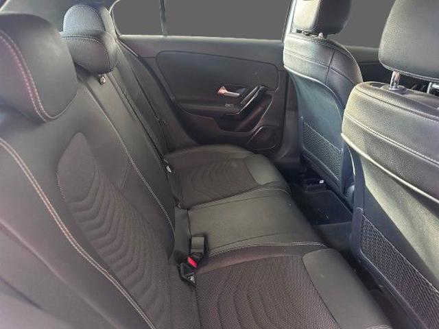 Mercedes-Benz A 180 d Automatic Business Extra - foto 3 di 4