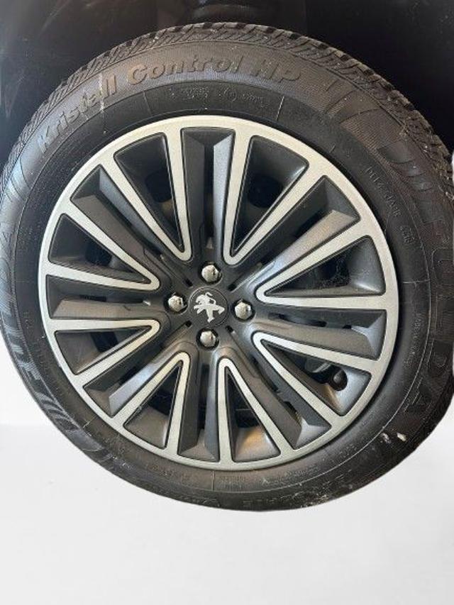 Peugeot 2008 1� serie PureTech 82 Active - foto 2 di 4