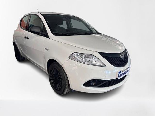 Lancia Ypsilon 1.0 FireFly 5 porte S&S Hybrid Ecochic Silver usato a CAGLIARI