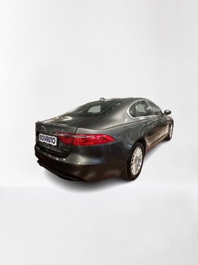 Jaguar XF 2.0 D 180 CV aut. Prestige usato a CAGLIARI