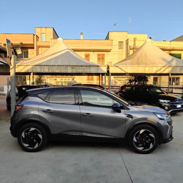 Renault Captur TCe 90 CV Techno - foto 2 di 4