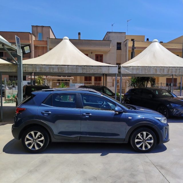 Kia Stonic 1.0 T-GDi MHEV iMT Style - foto 2 di 4