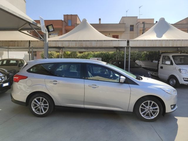 Ford Focus 1.5 TDCi 120 CV Start&Stop SW Business - foto 3 di 4