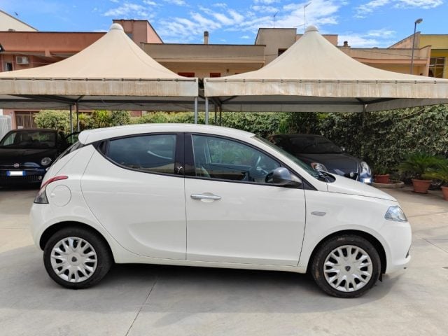 Lancia Ypsilon 1.3 MJT 16V S&S 95cv 5 porte - foto 3 di 4