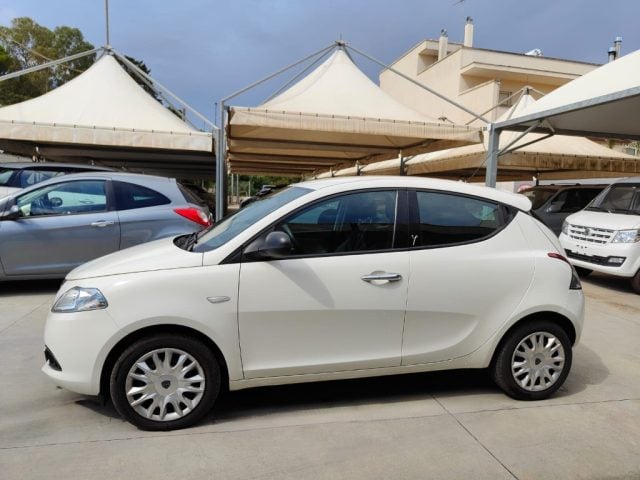 Lancia Ypsilon 1.3 MJT 16V S&S 95cv 5 porte - foto 2 di 4
