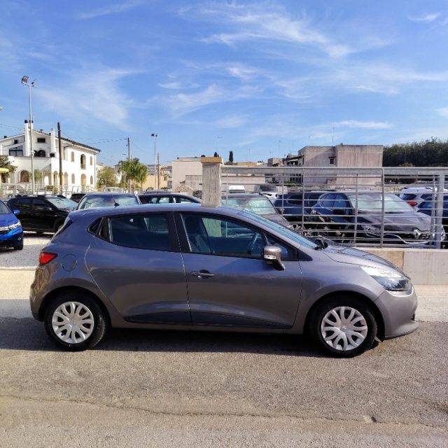 Renault Clio 1.5 dCi 8V 75CV Wave - foto 2 di 4